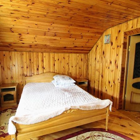 Cottage "Kliverent" Yaremche Exterior photo