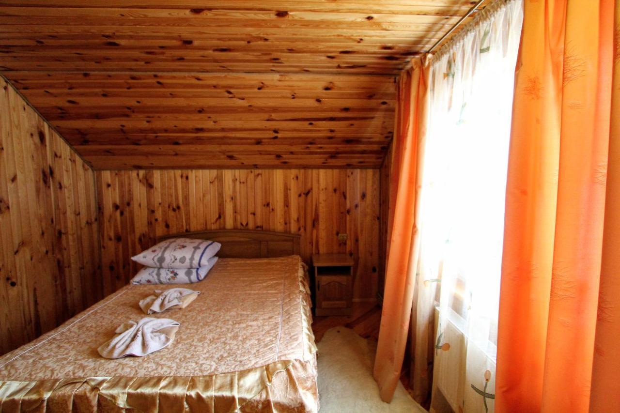 Cottage "Kliverent" Yaremche Exterior photo