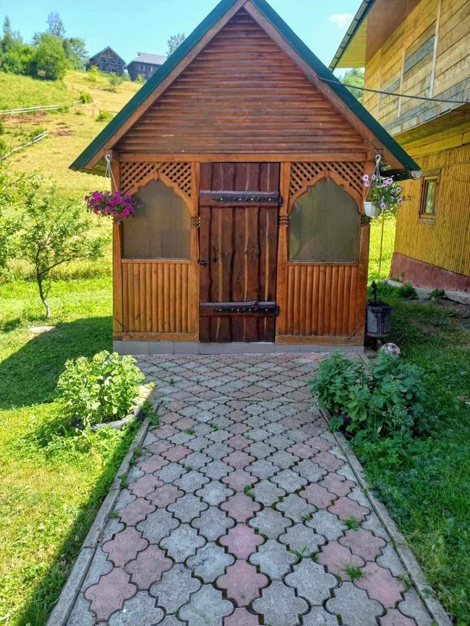 Cottage "Kliverent" Yaremche Exterior photo