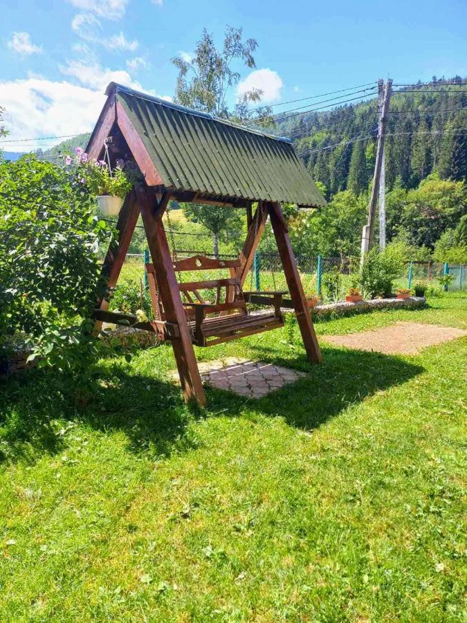 Cottage "Kliverent" Yaremche Exterior photo