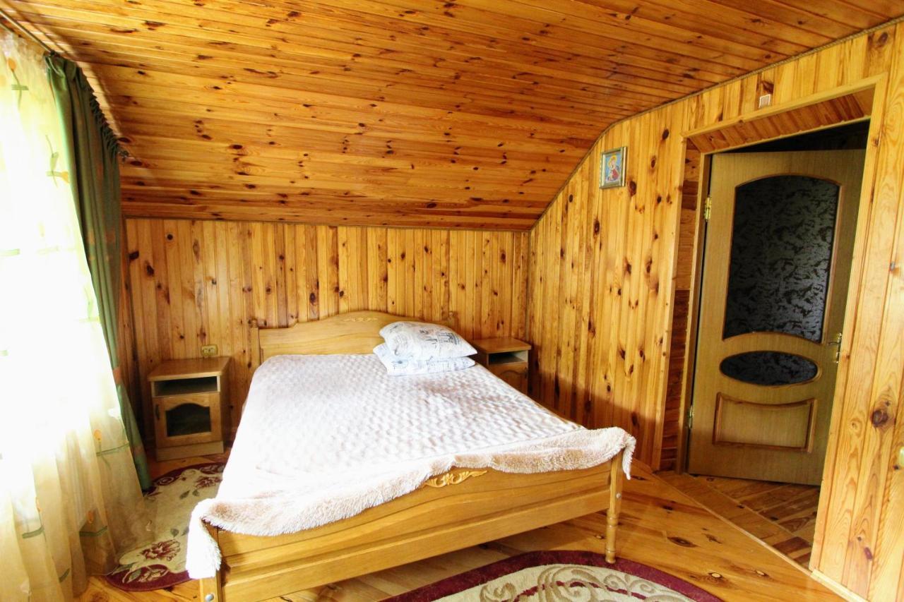 Cottage "Kliverent" Yaremche Exterior photo