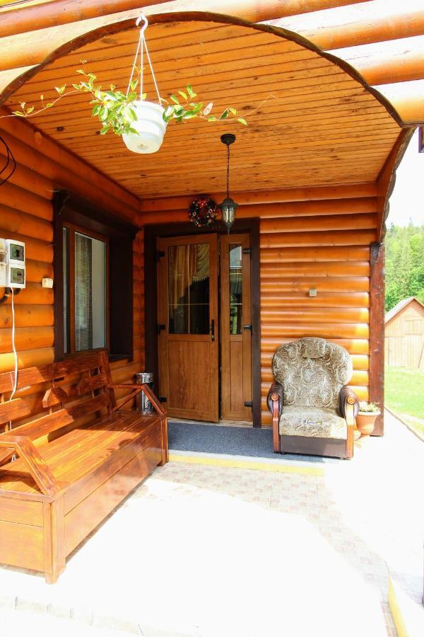 Cottage "Kliverent" Yaremche Exterior photo