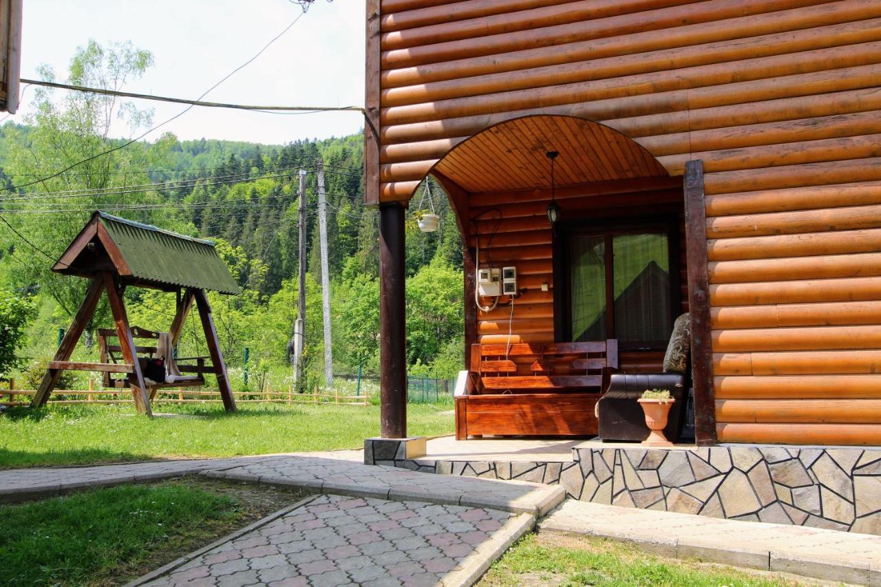 Cottage "Kliverent" Yaremche Exterior photo
